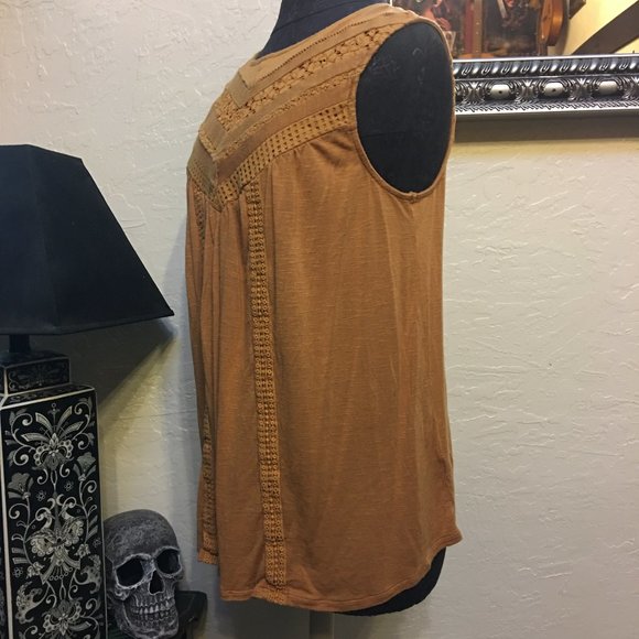 Knox Rose Sleevless Women's Blouse - Picture 2 of 6